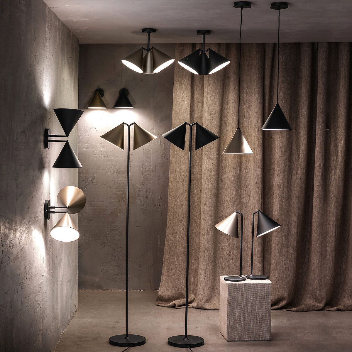 Регулируемая металлическая настольная лампа AMPM Moke ARCH-00073897 - Вид №12