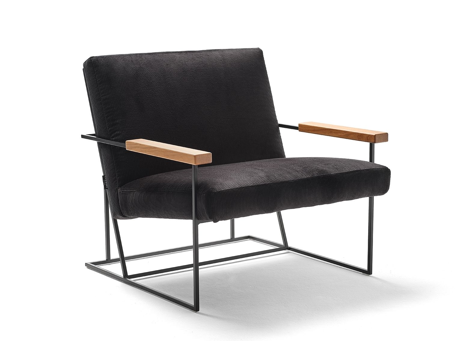 Бархатное кресло с подлокотниками EPÒNIMO Gotham ARCH-00060413