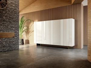 Стеклянный шкаф