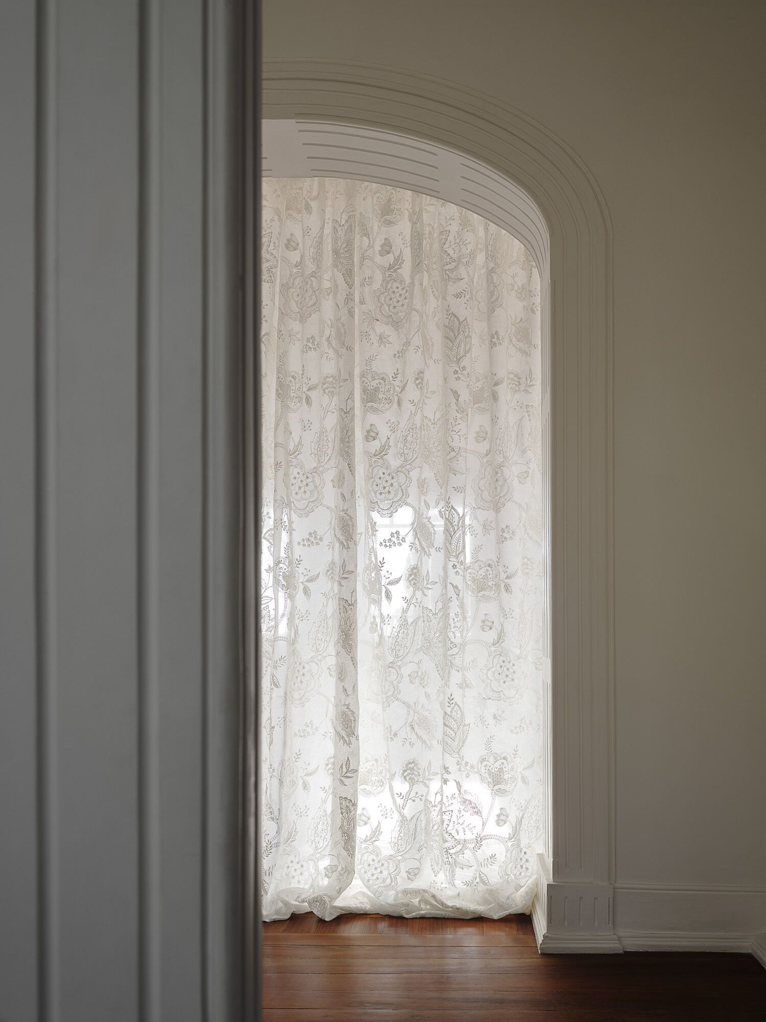 Ткань для штор с цветочным рисунком Aldeco Veva ARCH-00116574 - Вид №1