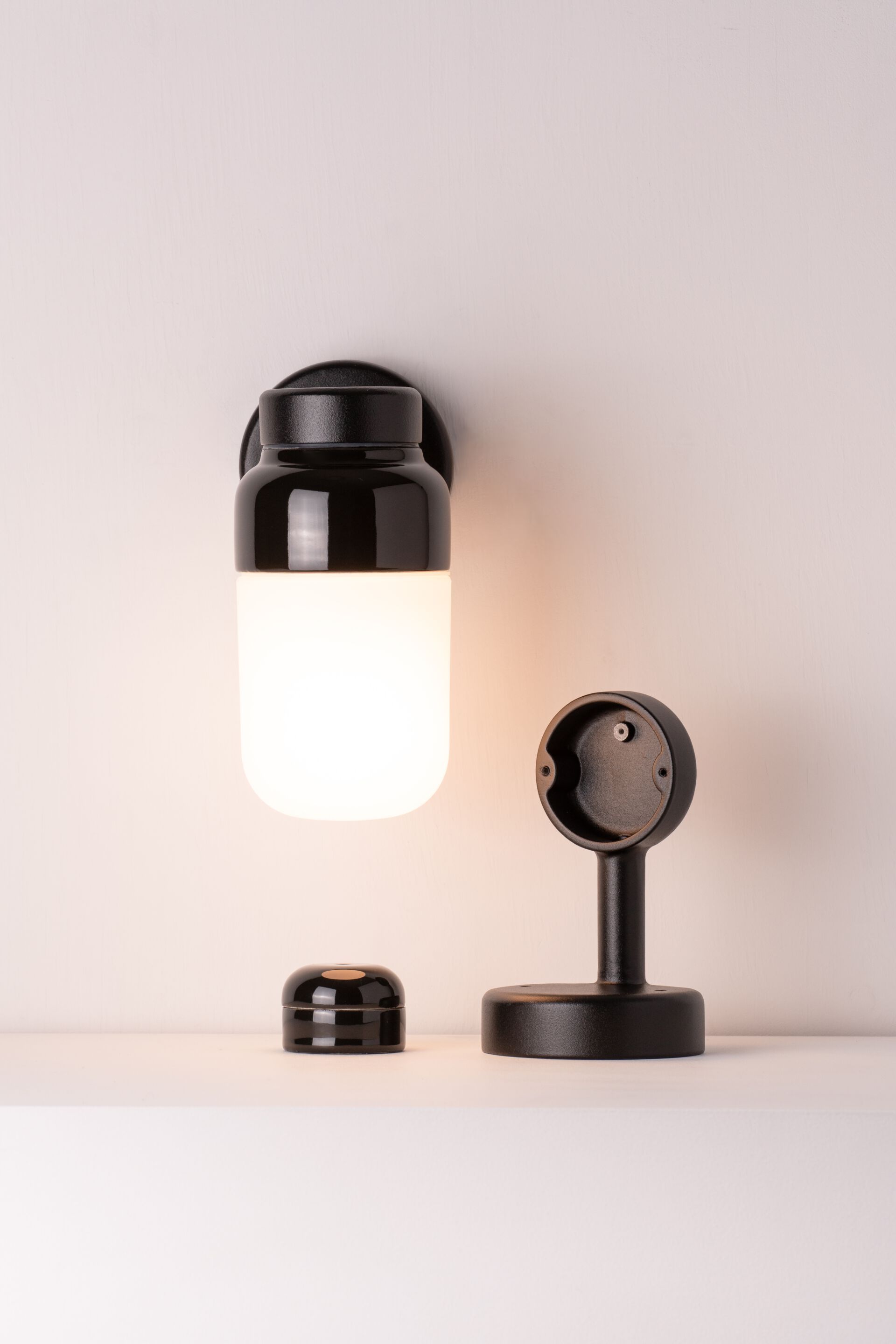 Матовый и фарфоровый стеклянный настенный светильник Ifö Electric Ohm ARCH-00150224 - Вид №4