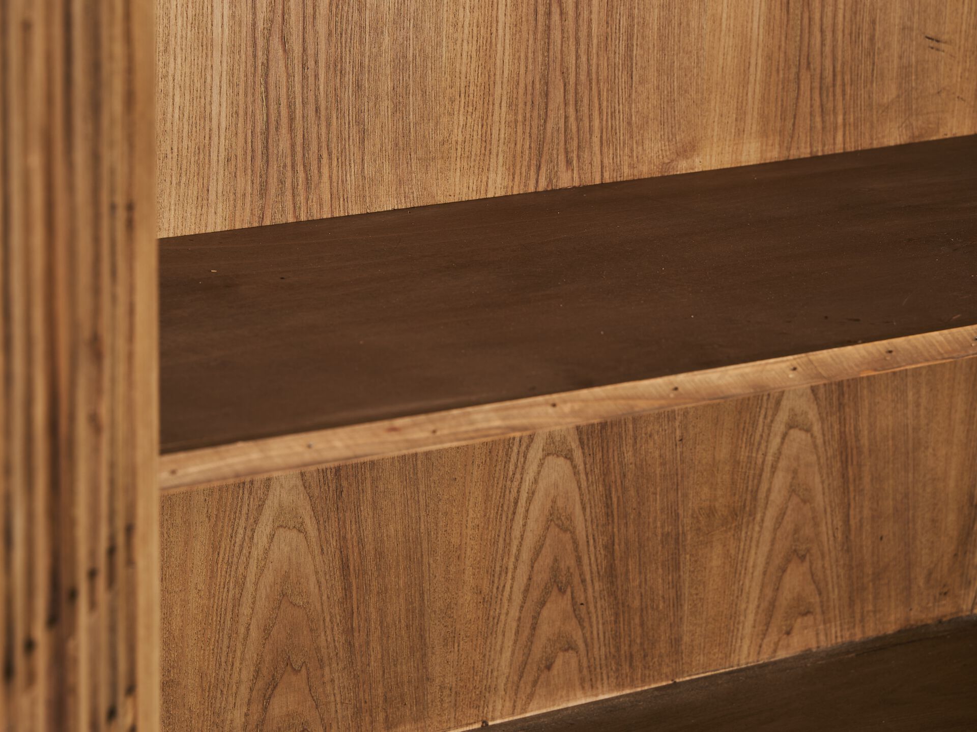 Шкаф из вяза с распашными дверцами Vical Home Xuzhou ARCH-00030946 - Вид №4