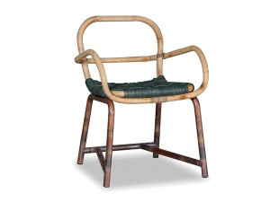 Стул с подлокотниками