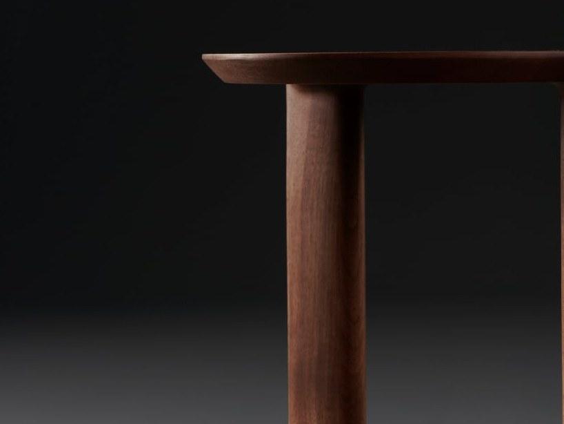 Artisan Круглый журнальный столик из массива дерева  Ctbo1xxyy  - Вид №1