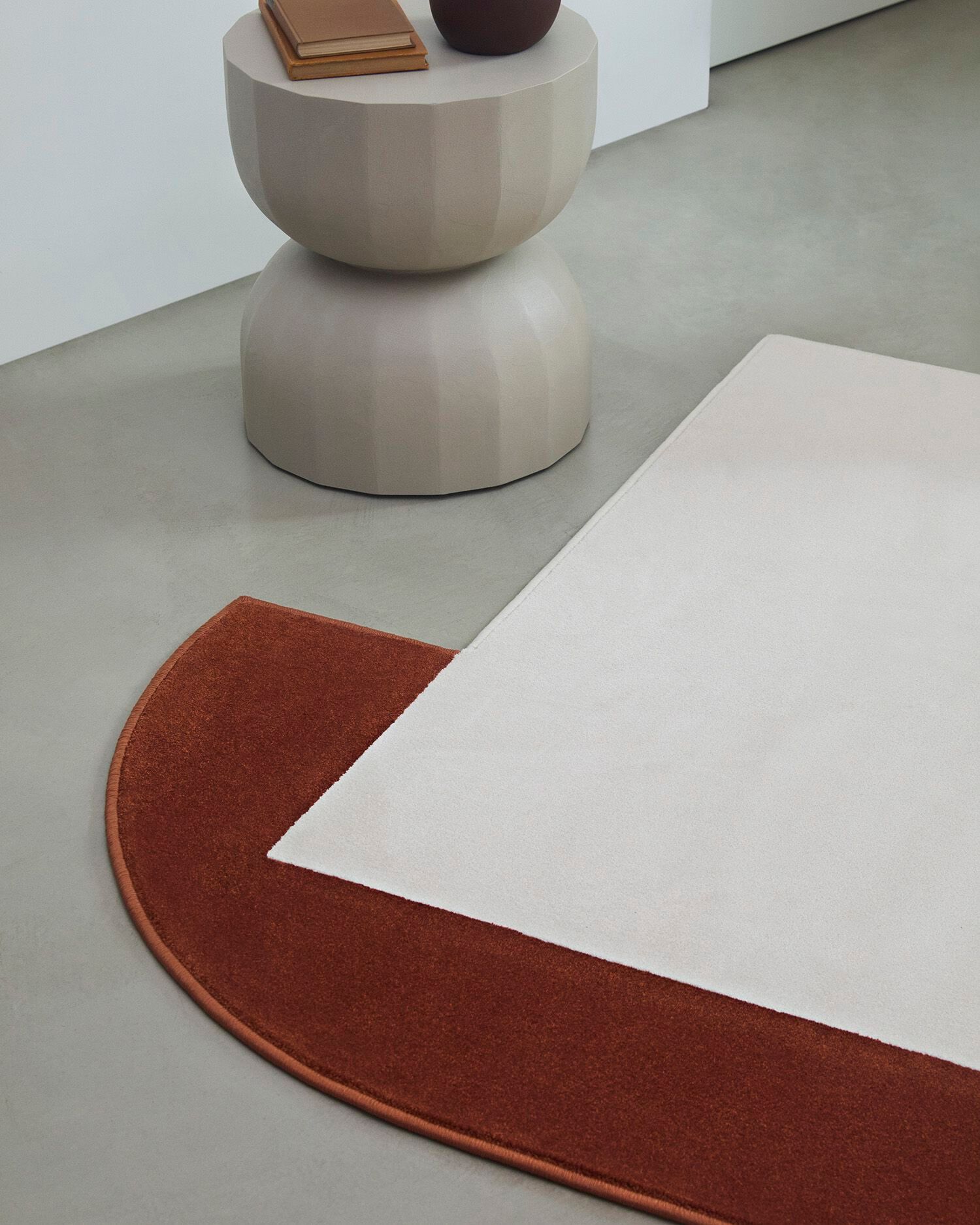 Ковер ручной работы с геометрическим рисунком Besana Moquette DUNE ARCH-00116277 - Вид №1