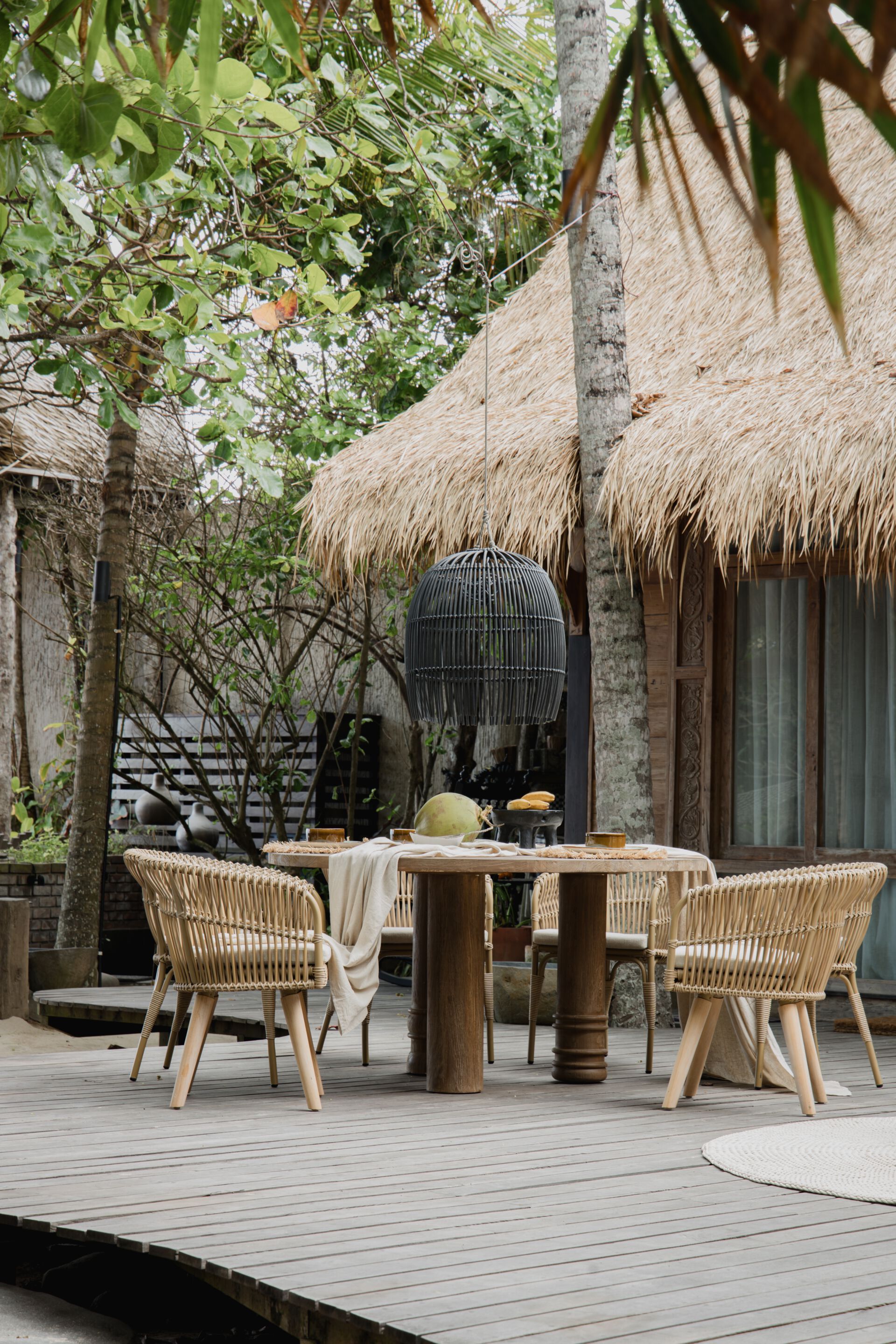 Круглый стол из тикового дерева cbdesign Entasi ARCH-00049932 - Вид №1