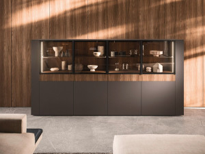 Секционный шкаф из алюминия и дерева