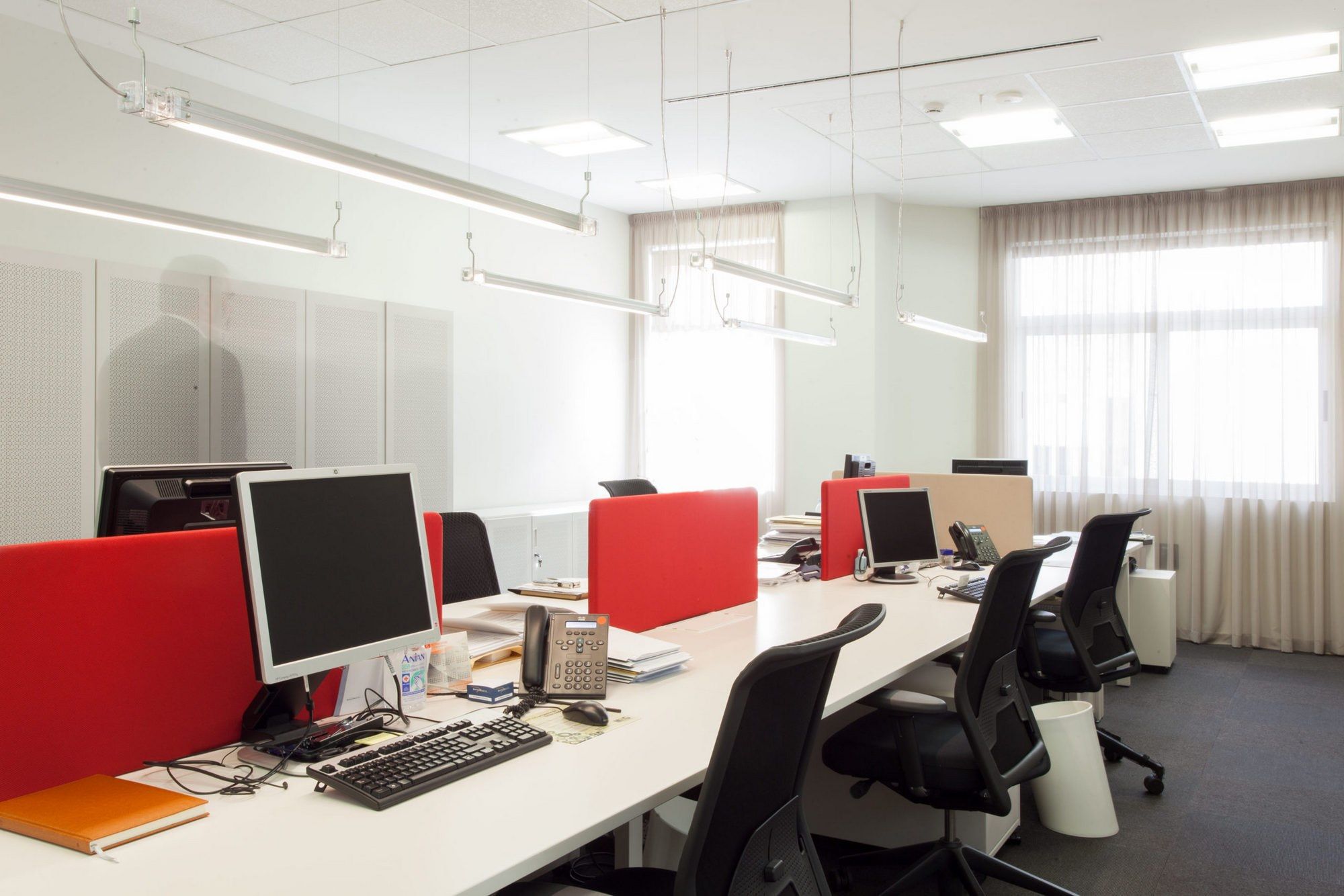 Поликарбонат светодиодный подвесной светильник Marset Неон-де-Лус ARCH-00069517 - Вид №3