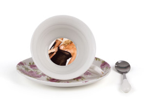 Фарфоровая чайная чашка