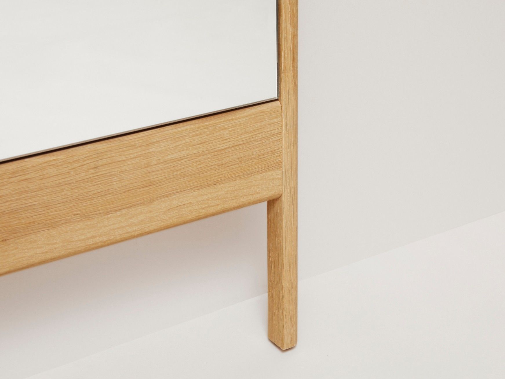 Напольное зеркало из дуба с рамкой Form & Refine a line ARCH-00068259 - Вид №7