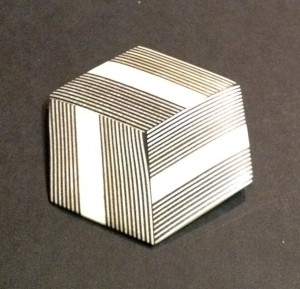 LR40 Брошь, клен, эбеновое дерево 6смx6см Larondelle