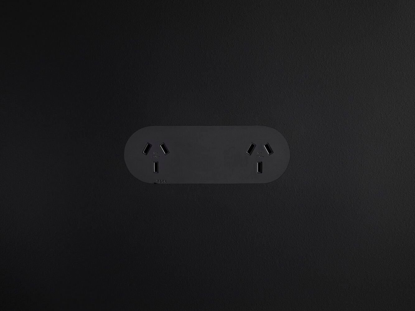 Поликарбонатная двойная электрическая розетка ZETR M / MOVE ARCH-00043863