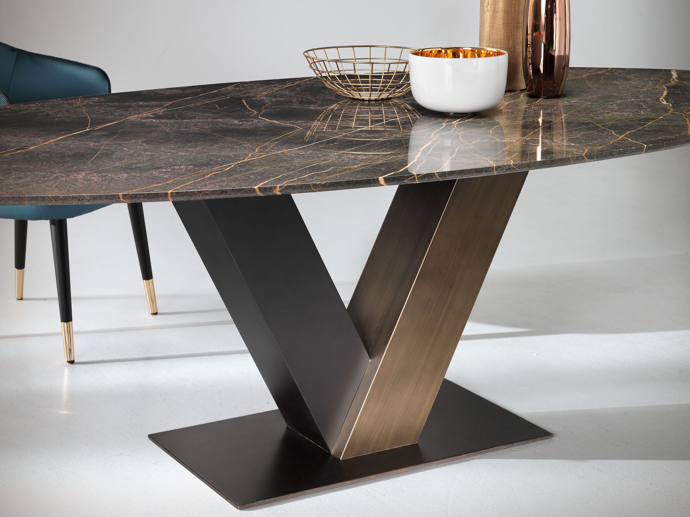 Овальный мраморный обеденный стол Former In Italia TOTÒ ARCH-00056259 - Вид №2