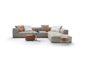 Тканевый диван с журнальной стойкой