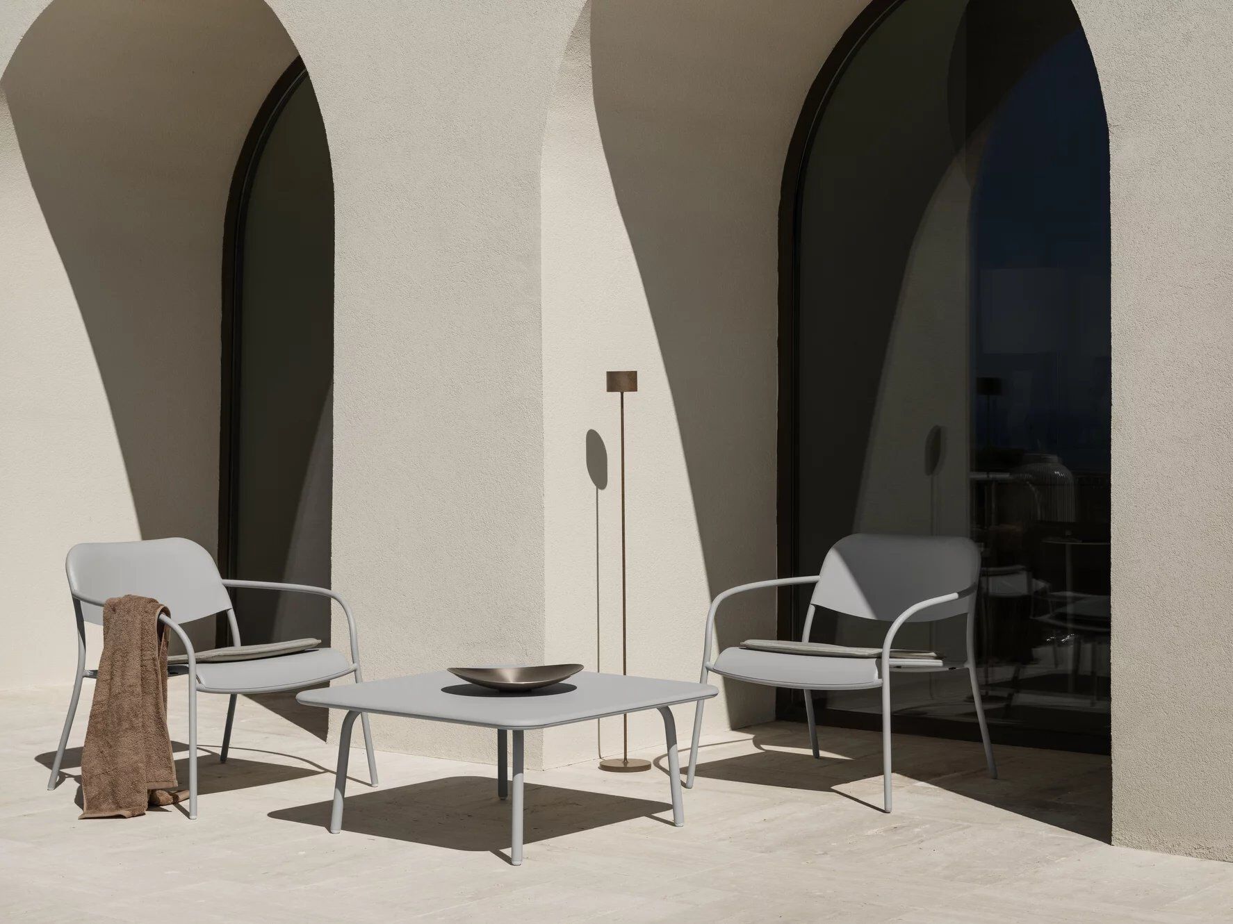 Стальной садовый стул с подлокотниками blomus Yua ARCH-00054903 - Вид №4