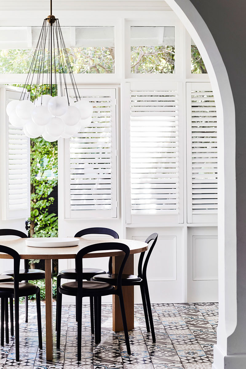 Подвесная люстра Ideal Lux Mapa Bianco SP22 белая IDEAL LUX ДИЗАЙНЕРСКИЕ, MAPA, ШАР 109267 Белый  - Вид №1