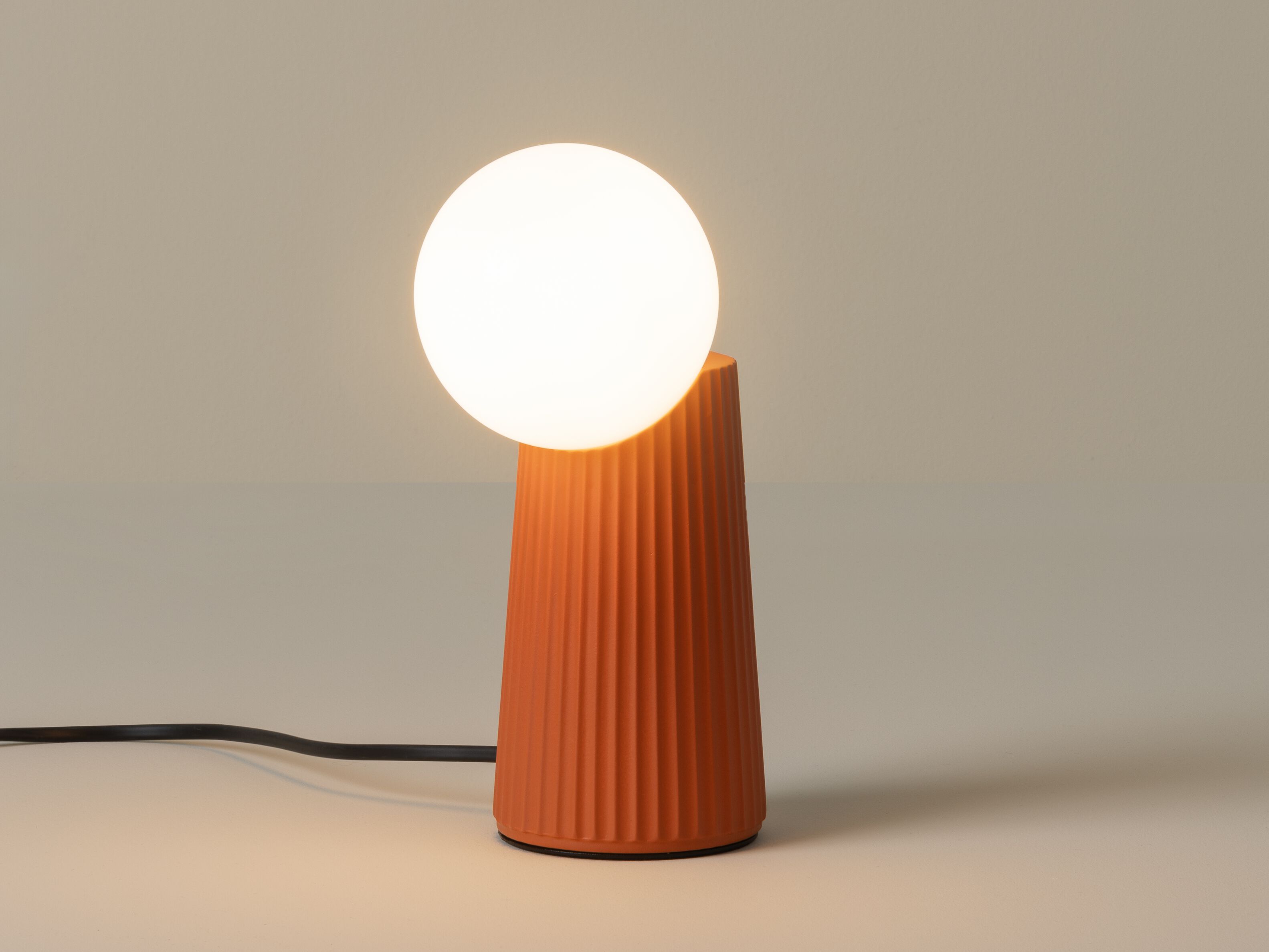 Светодиодная настольная лампа из глины Milan Iluminacion LAND ARCH-00063970