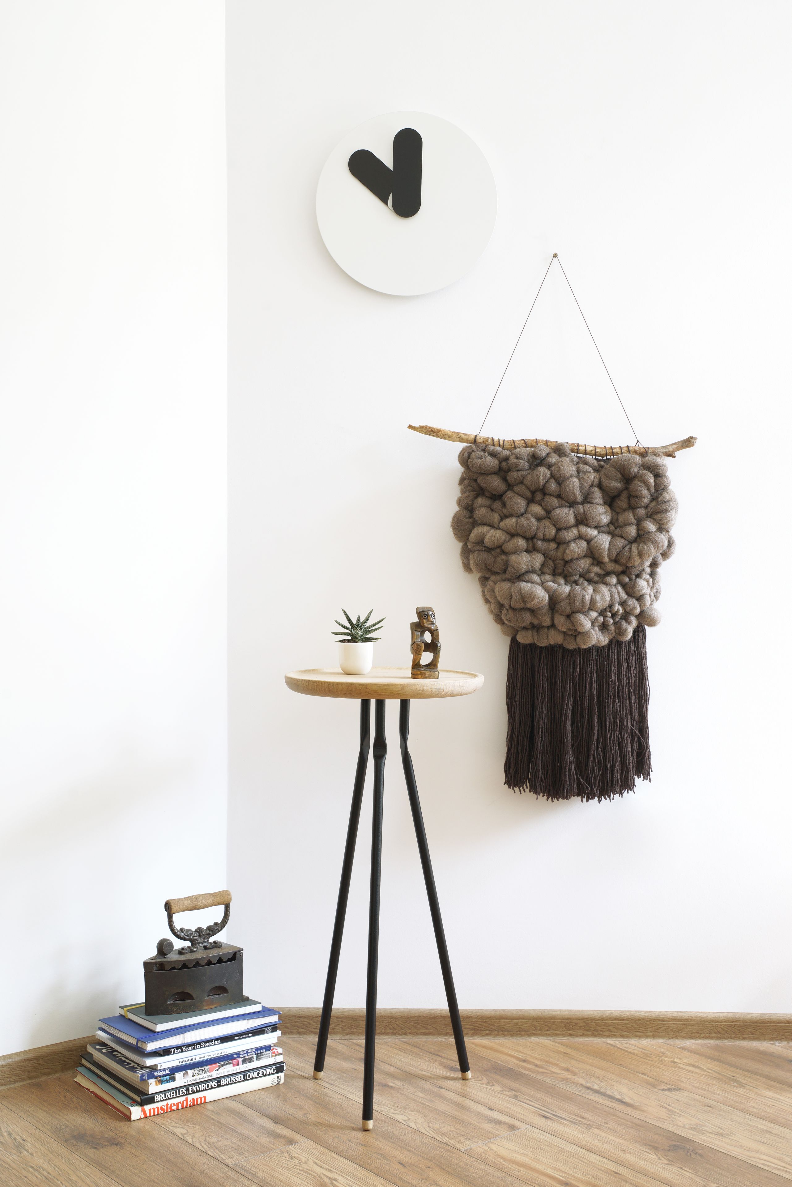 Высокий круглый журнальный столик из дуба Askia ARCH-00081127 - Вид №4