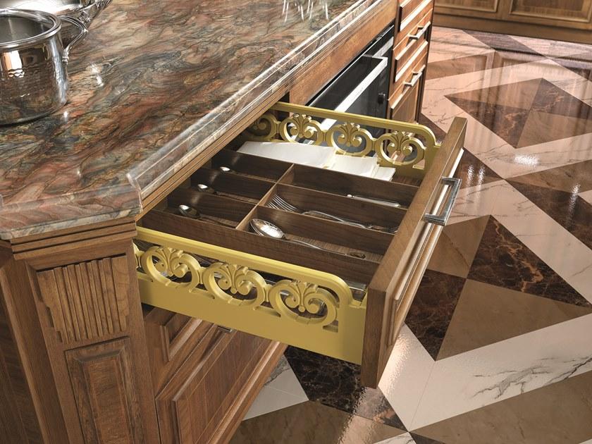 Martini Interiors Кухня из орехового дерева на заказ с островом с ручками sun-id-1448613 - Вид №7