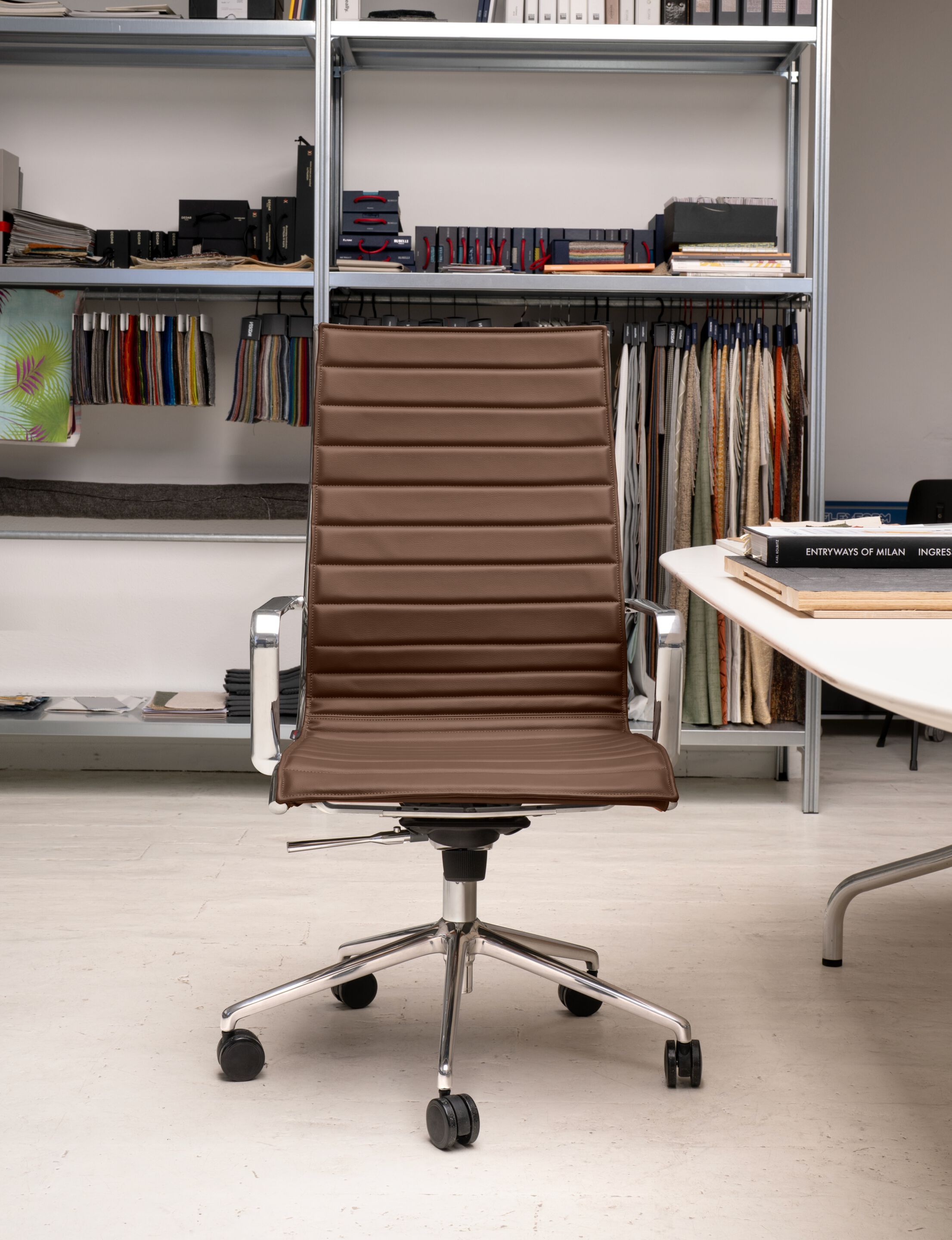 Офисное кресло с колесами и подлокотниками с 5 спицами Quinti Sedute сезон ARCH-00112231 - Вид №5