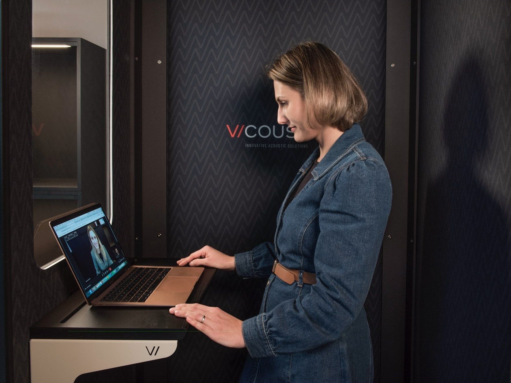 Одноместная акустическая офисная кабина со встроенным освещением Vicoustic Vicbooth Office ARCH-00038230 - Вид №3