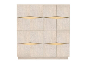 Березовый шкаф с распашными дверцами