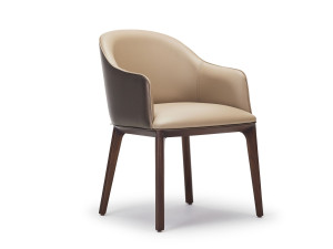 Кожаный стул с подлокотниками