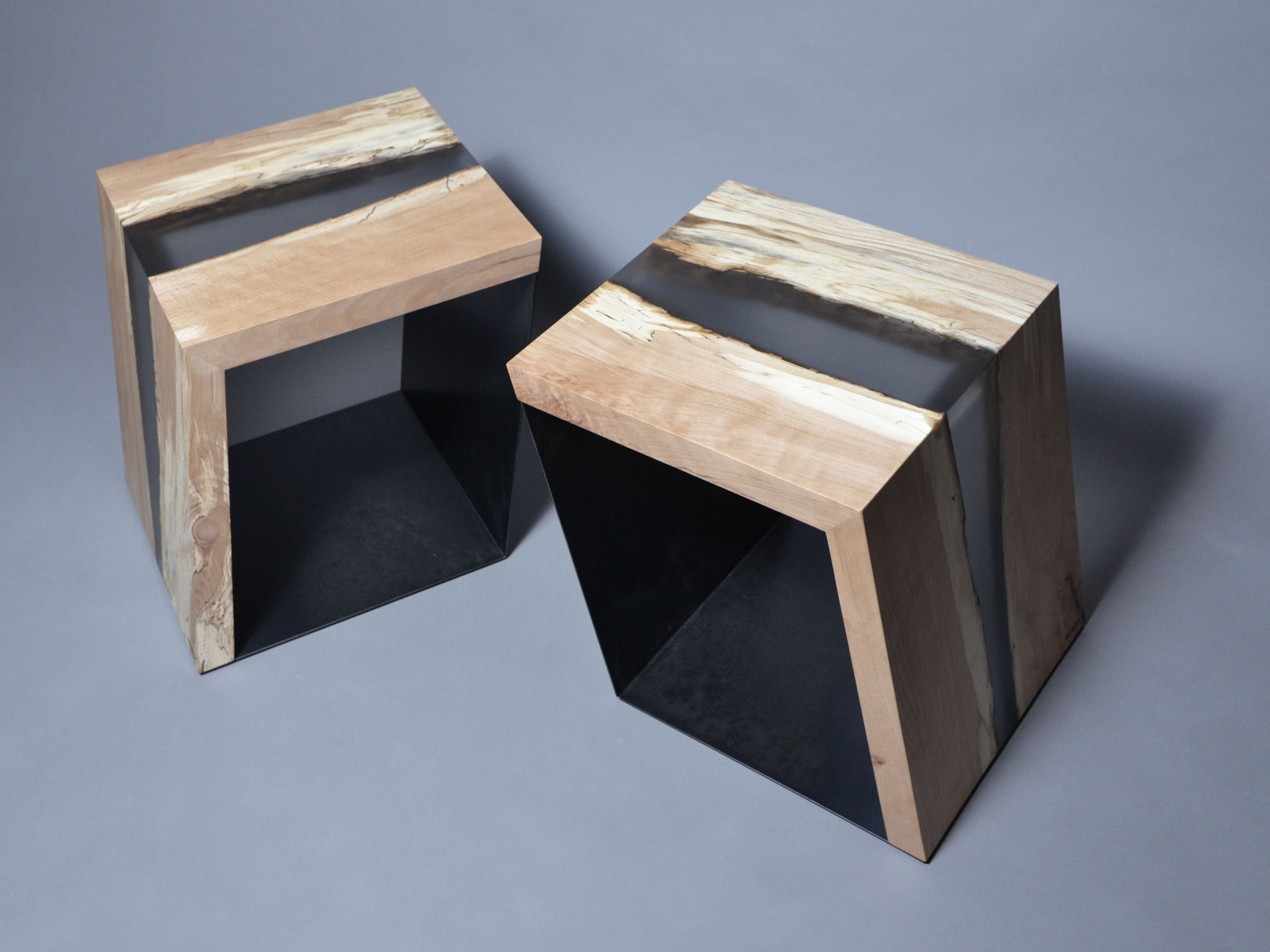 Журнальный столик / табурет из массива дерева и смолы alcarol Fungi ARCH-00126029