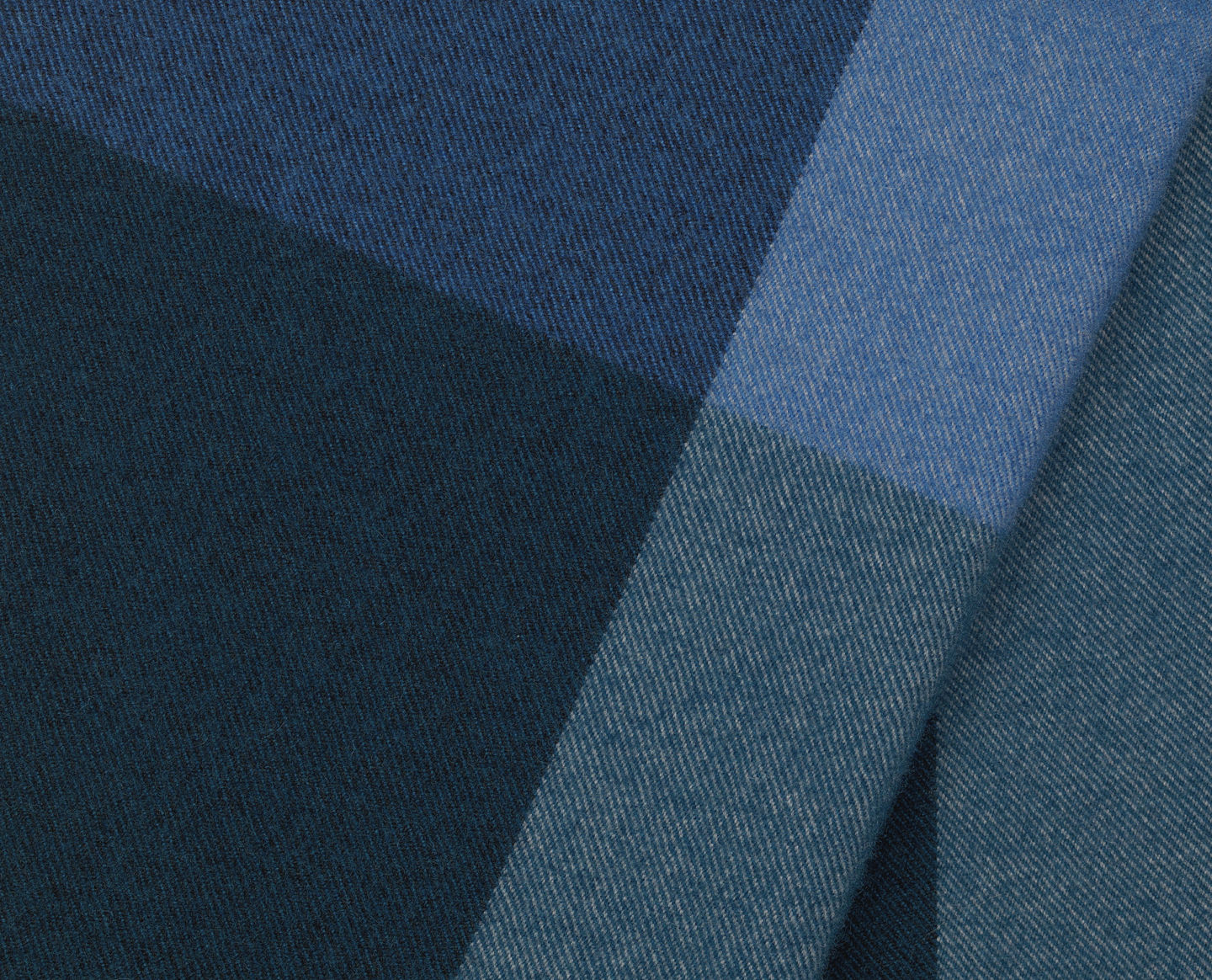 VITRA Одеяла с цветными блоками Hella Jongerius, 2016 Vitraglobal sun-id-1986487 - Вид №1