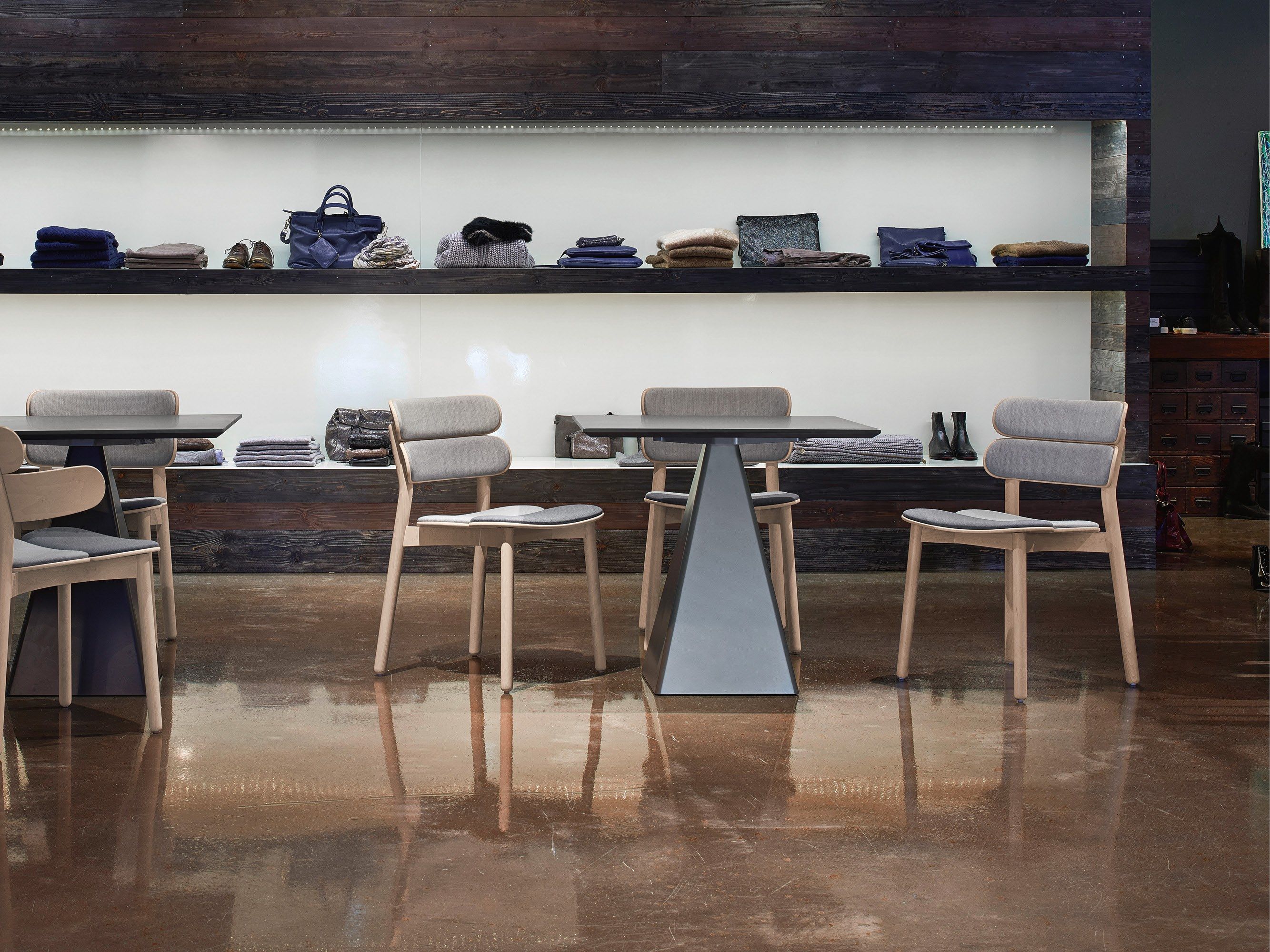 Тканевый мягкий стул с деревянной основой Innova Imbottiti Bands ARCH-00051711 - Вид №3