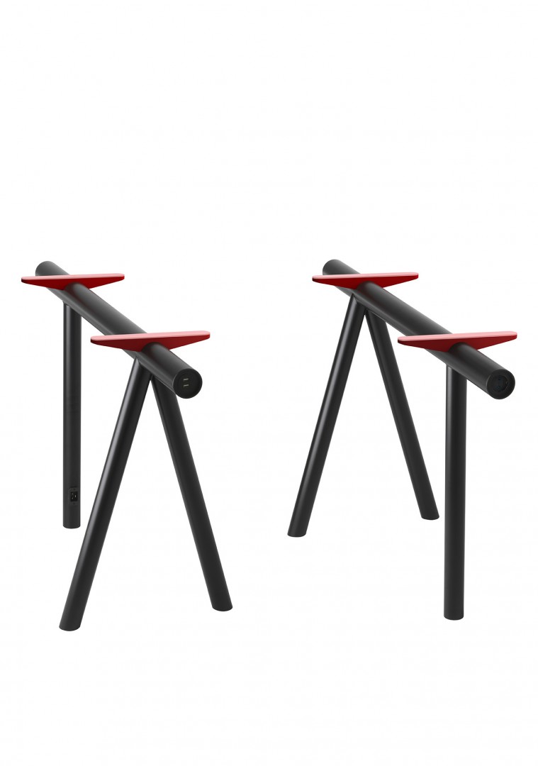 Harvey 1130 2 мольберта из стальных труб с опорой для крепления столешницы из литого алюминия и резиновыми подушечками. Каждый мольберт оснащен 1 розеткой Schuko и 2 разъемами USB. Et al. Harvey