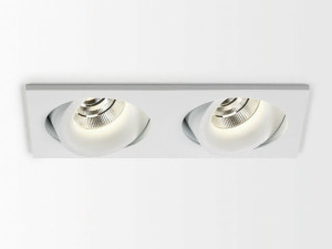 Несколько светодиодных утопленных прожекторов