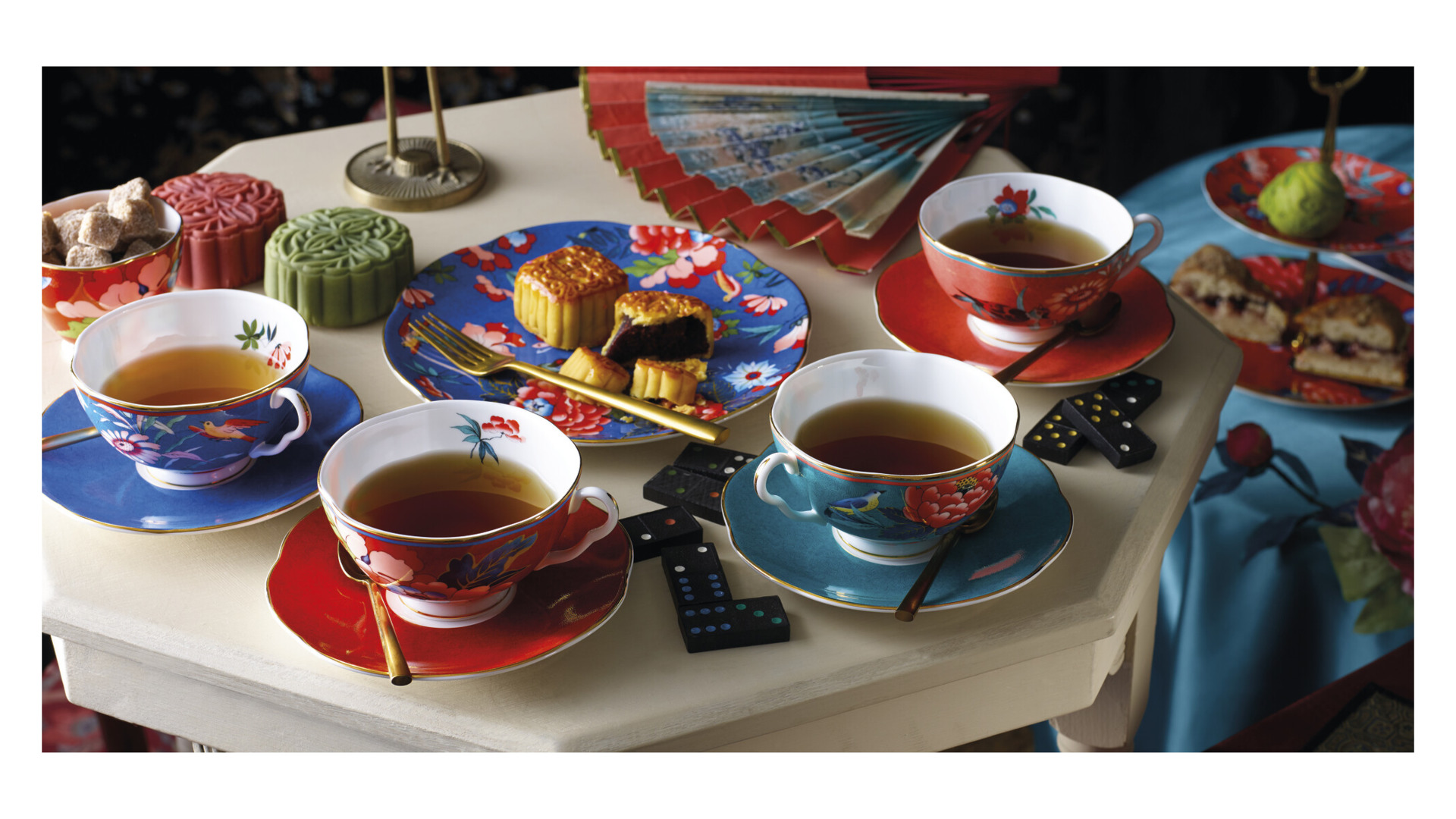 10671576 Wedgwood Чашка чайная с блюдцем Wedgwood Пионы 200мл (коралловая) Фарфор костяной  - Вид №1