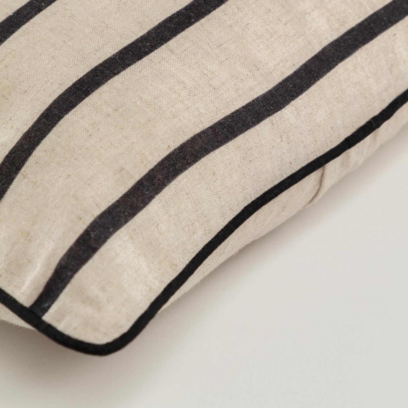 090779 Чехол для подушки в черную полоску 45 x 45 cm La Forma Sagira  - Вид №1