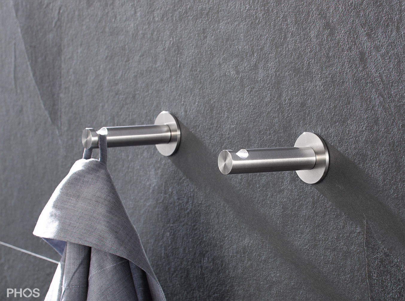 HV18-80R40-B Крючок для полотенец с розеткой PHOS  - Вид №1