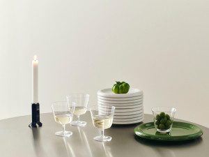 Стеклянный стакан