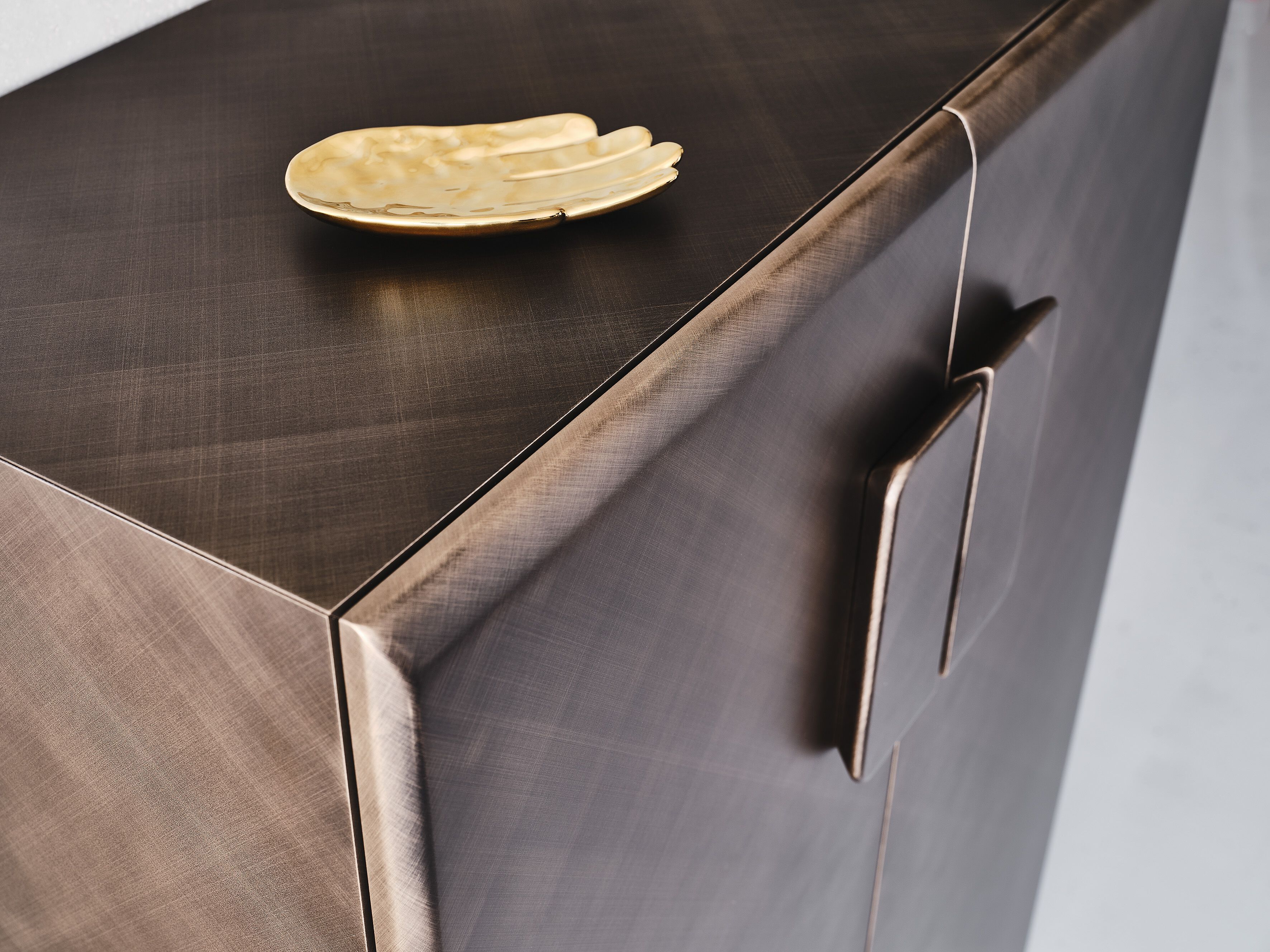 Деревянный шкаф с распашными дверцами Cattelan italia TUDOR ARCH-00117746 - Вид №2