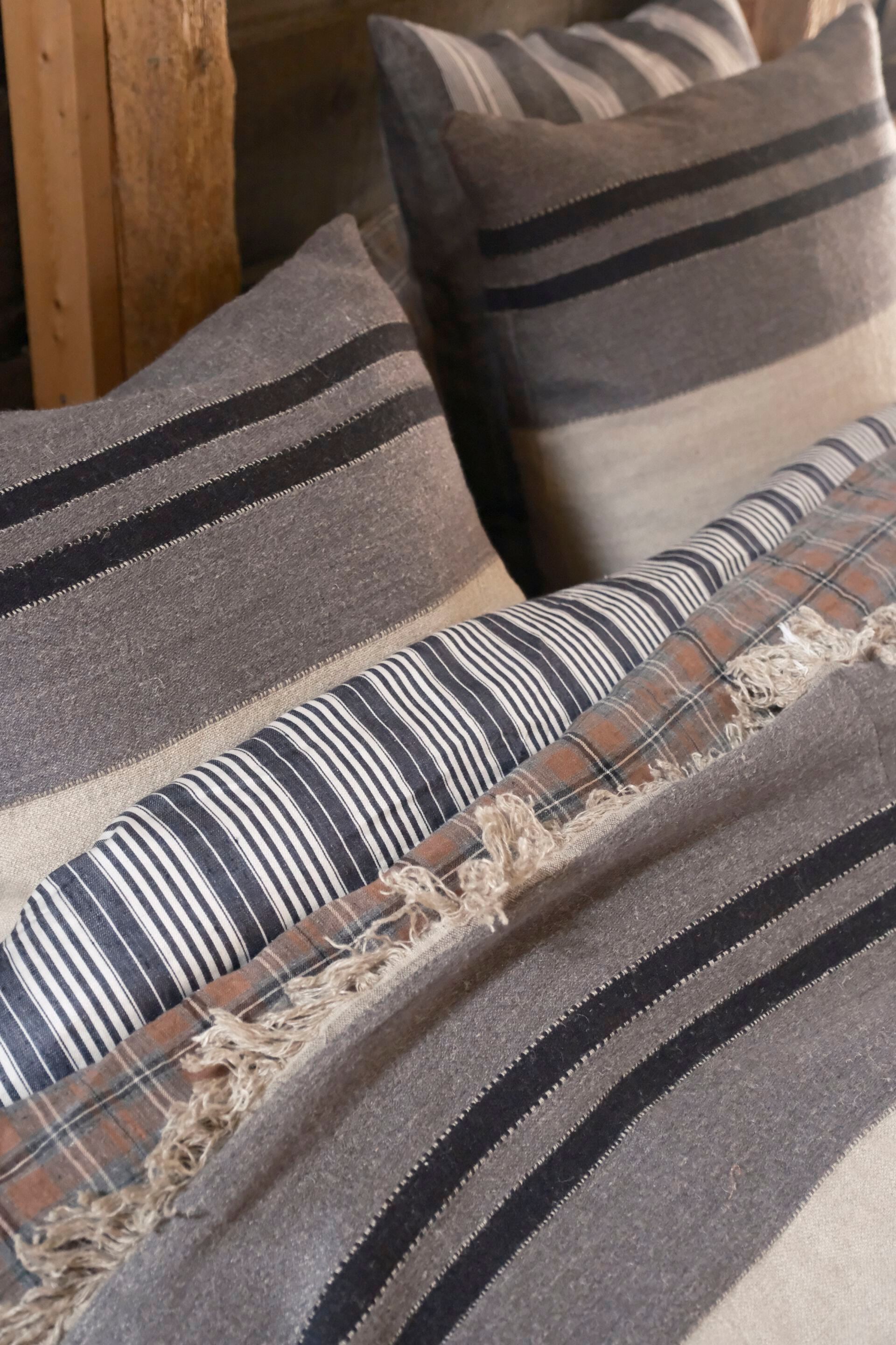 Льняное одеяло Libeco Home Black House Stripe ARCH-00039272 - Вид №3