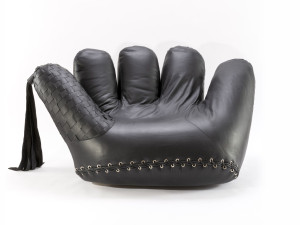Кожаное кресло