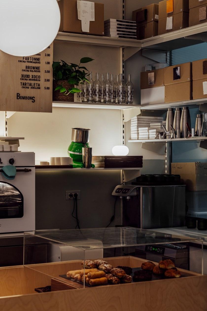 Milan Iluminacion Настольная лампа из ясеня и дутого стекла Knock 6715 - Вид №7