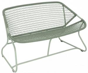 Fermob Садовая скамейка из алюминия со спинкой Sixties 1705