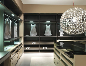 Деревянная гардеробная