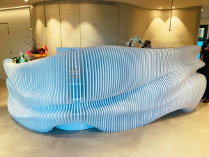 Стойка регистрации из фанеры