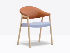 Мягкий тканевый стул с подлокотниками