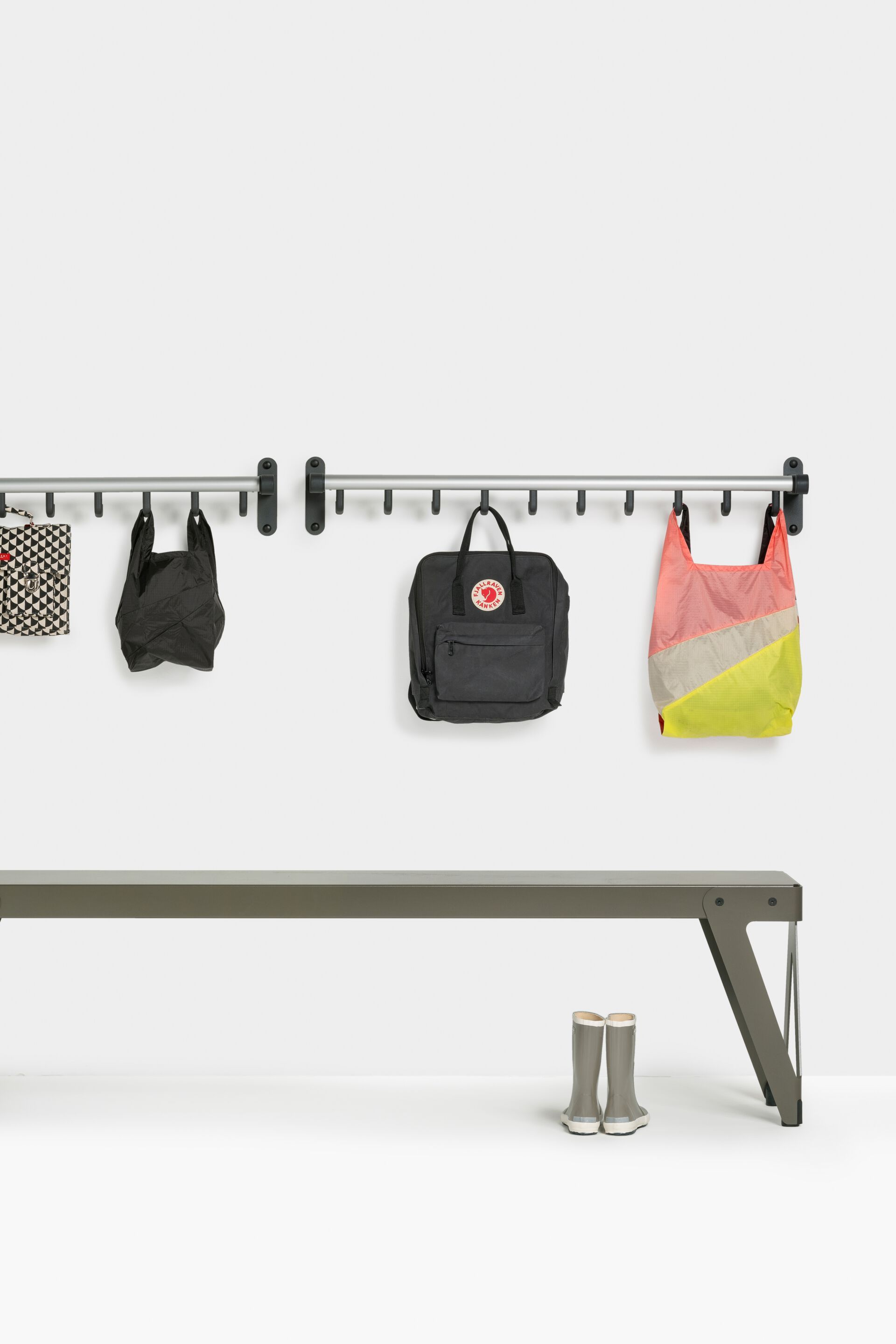 Пластиковые и алюминиевые настенные вешалки FUNCTIONALS Tertio ARCH-00003387 - Вид №9