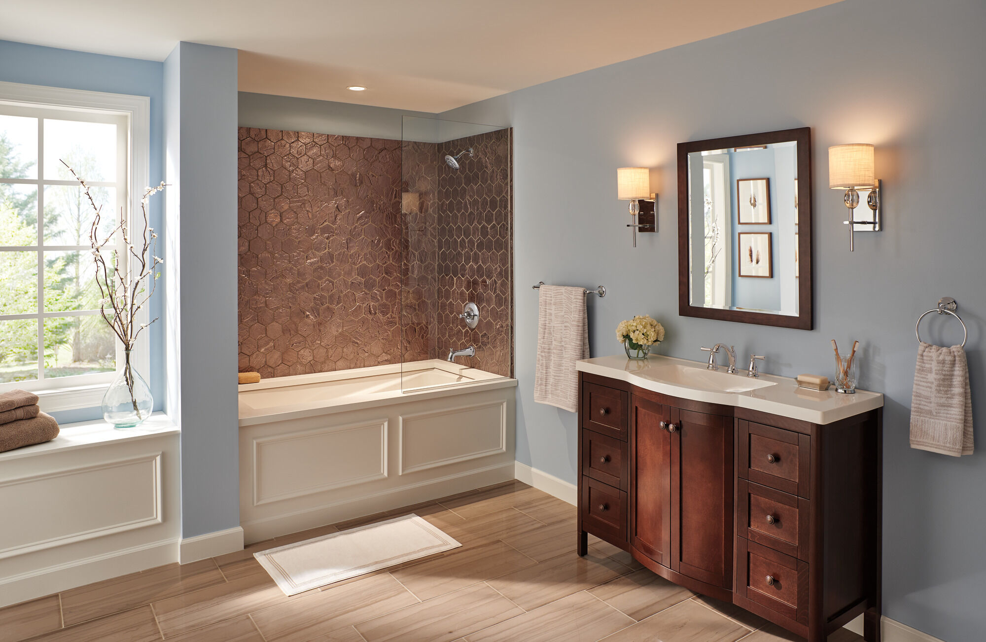 Традиционная ванна и облицовка для душа Monitor® серии 14 Delta Faucet T14493 - Вид №1