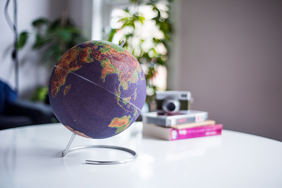 Глобус цветной Colour большой SUCK UK SKCORKGLOBE3 - Вид №5