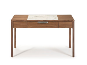 Мобильный туалетный столик