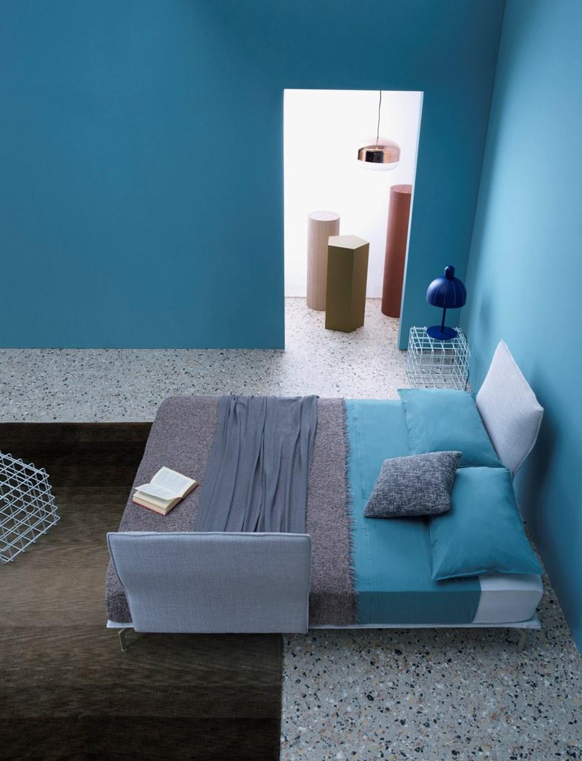 Saba Italia Двуспальная кровать из ткани с мягким изголовьем Avant-après sun-id-1478111 - Вид №3