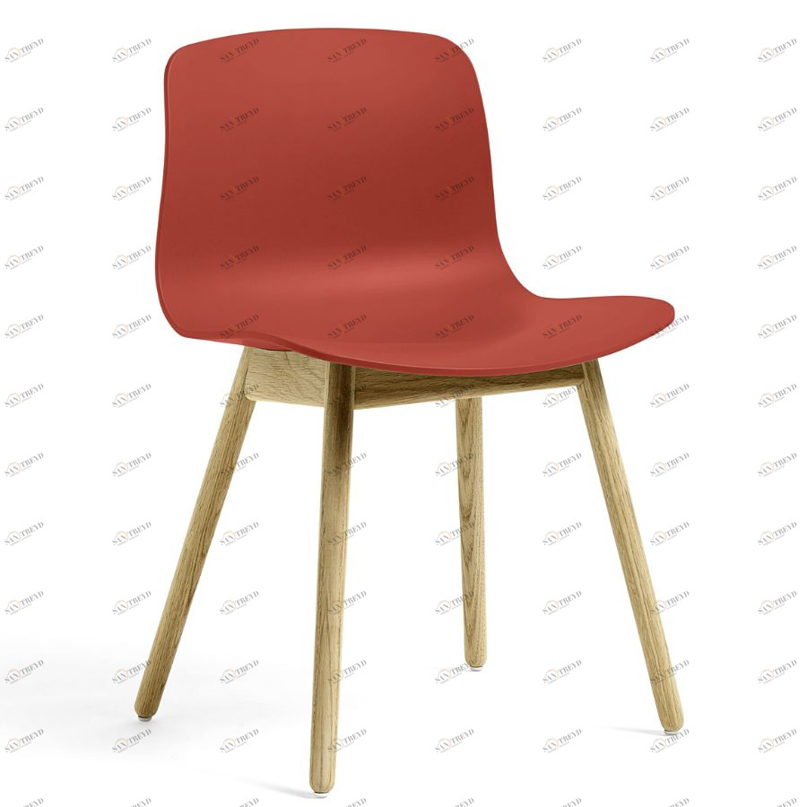 Стул AAC12, красный с ножками из лакированного дуба Hay 932383